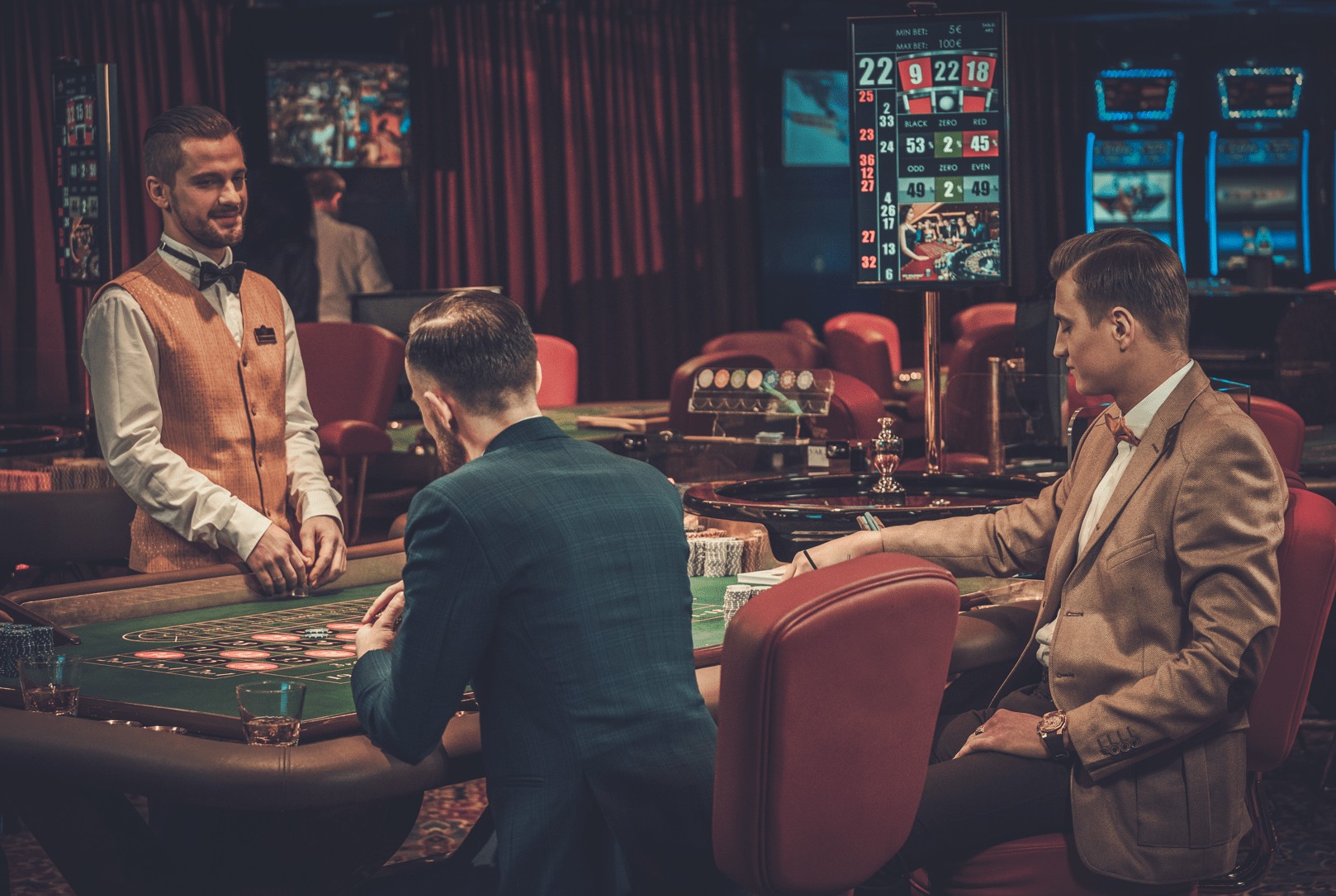 Ironridgepath restaurant og landbasert casino med en spektakulær aurora-tema fasade sentralt i Helsinki